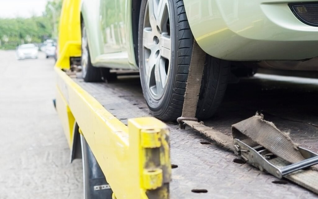 Safe and secure flatbed towing in West Loop, Chicago, ensuring damage-free transport for vehicles, including cars, motorcycles, and heavy-duty trucks.