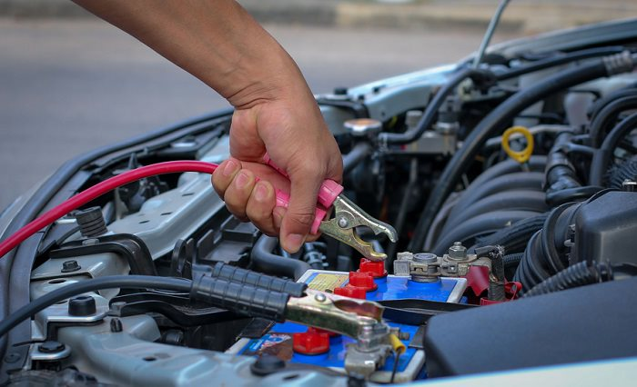 Fast and reliable jump start service in Downtown Loop, Chicago, helping you get back on the road quickly with professional battery boosting assistance.