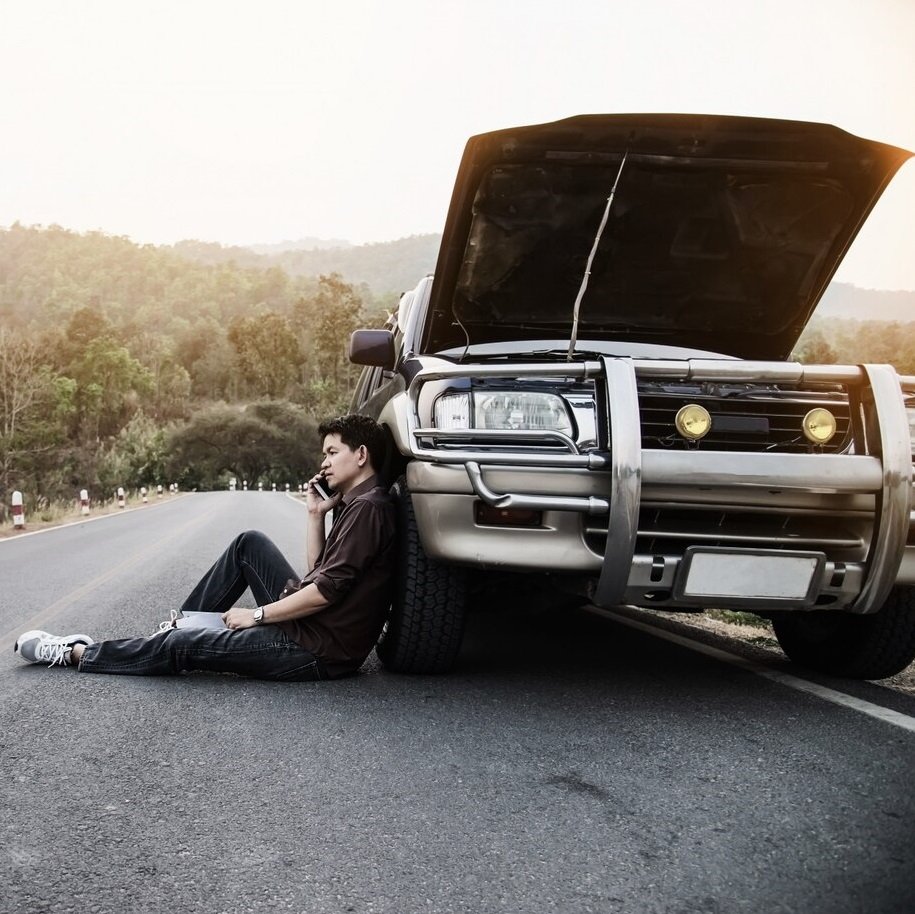 Dependable long distance towing service in Downtown Loop, Chicago, ensuring safe and secure vehicle transport to destinations near and far with expert care.